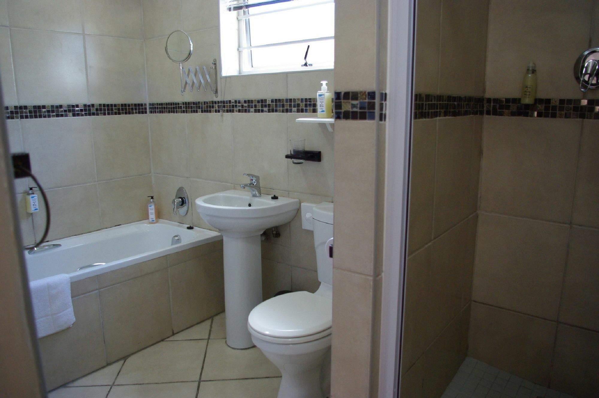 Aqua Marine Pensión Puerto Elizabeth Exterior foto